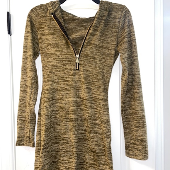 Dress - Picture 8 of 10